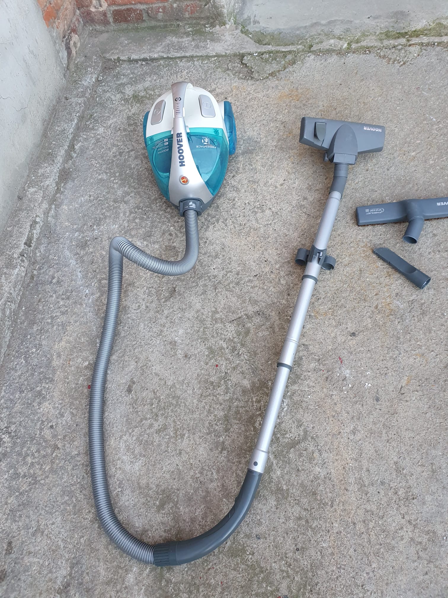 aspirador hoover freespace 2000w 26x37x27 1u.